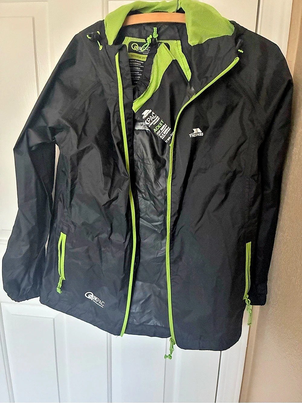 Trespass Qikpac Waterproof Packaway Jacket Black & Green